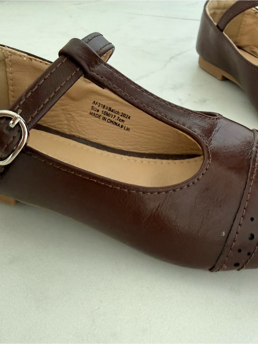 Girls Brown T-Strap Mary Jane Dress Shoes 10T - Picture 2 of 5